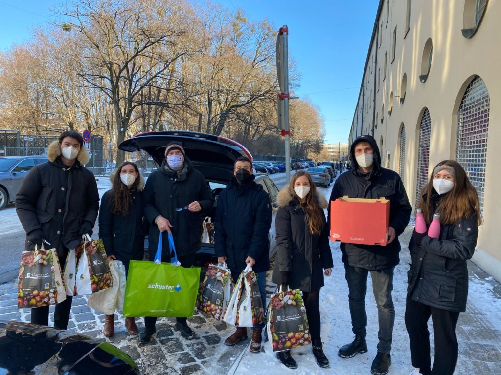 Members of the Gröner Group team bring sleeping bags, toiletries, hygiene products and food donations to the Bahnhofsmission outreach organisation in Munich.